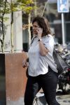Amsterdam 19 april 2018
Astrid Joosten doet boodschappen op de cornelis schuytstraat