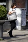 Amsterdam 19 april 2018
Astrid Joosten doet boodschappen op de cornelis schuytstraat