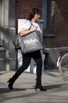 Amsterdam 19 april 2018
Astrid Joosten doet boodschappen op de cornelis schuytstraat