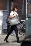 Amsterdam 19 april 2018
Astrid Joosten doet boodschappen op de cornelis schuytstraat