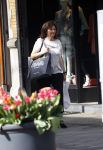 Amsterdam 19 april 2018
Astrid Joosten doet boodschappen op de cornelis schuytstraat