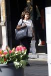 Amsterdam 19 april 2018
Astrid Joosten doet boodschappen op de cornelis schuytstraat