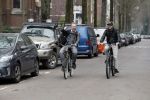Amsterdam 11 april 2018
Bart Bosch met een kennis op de fiets in Amsterdam