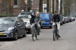 Amsterdam 11 april 2018
Bart Bosch met een kennis op de fiets in Amsterdam