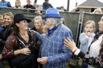 Hummelo 10 mei 2018
Onthulling standbeeld rockgroep Normaal met de bandleden Bennie Jolink, Ferdi Joly, Willem Terhorst en de partner van het overleden lid Jan Manschot . Bennie  met partner Ellie, 3 kinderen, 9 kleinkinderen en zijn schoonzoon