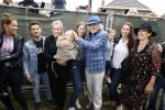 Hummelo 10 mei 2018
Onthulling standbeeld rockgroep Normaal met de bandleden Bennie Jolink, Ferdi Joly, Willem Terhorst en de partner van het overleden lid Jan Manschot . Bennie  met partner Ellie, 3 kinderen, 9 kleinkinderen en zijn schoonzoon