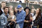 Hummelo 10 mei 2018
Onthulling standbeeld rockgroep Normaal met de bandleden Bennie Jolink, Ferdi Joly, Willem Terhorst en de partner van het overleden lid Jan Manschot . Bennie  met partner Ellie, 3 kinderen, 9 kleinkinderen en zijn schoonzoon