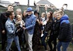 Hummelo 10 mei 2018
Onthulling standbeeld rockgroep Normaal met de bandleden Bennie Jolink, Ferdi Joly, Willem Terhorst en de partner van het overleden lid Jan Manschot . Bennie  met partner Ellie, 3 kinderen, 9 kleinkinderen en zijn schoonzoon