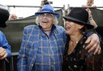 Hummelo 10 mei 2018
Onthulling standbeeld rockgroep Normaal met de bandleden Bennie Jolink, Ferdi Joly, Willem Terhorst en de partner van het overleden lid Jan Manschot . Bennie  met partner Ellie, 3 kinderen, 9 kleinkinderen en zijn schoonzoon