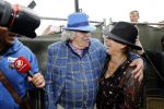 Hummelo 10 mei 2018
Onthulling standbeeld rockgroep Normaal met de bandleden Bennie Jolink, Ferdi Joly, Willem Terhorst en de partner van het overleden lid Jan Manschot . Bennie  met partner Ellie, 3 kinderen, 9 kleinkinderen en zijn schoonzoon
