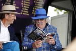 Hummelo 10 mei 2018
Onthulling standbeeld rockgroep Normaal met de bandleden Bennie Jolink, Ferdi Joly, Willem Terhorst en de partner van het overleden lid Jan Manschot