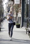 Amsterdam 11 april 2018
Christie Bokma bellend op straat