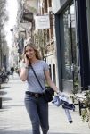 Amsterdam 11 april 2018
Christie Bokma bellend op straat