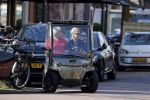 Amsterdam 18 april 2018
Connie Witteman met Janny ( haar steun en toeverlaat al meer dan 30 jaar) in haar Biro Karretje