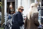 Amsterdam 25 april 2018
Connie Witteman in haar karretje op de pc hooftstraat