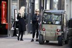 Amsterdam 25 april 2018
Connie Witteman in haar karretje op de pc hooftstraat