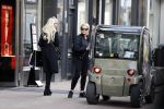 Amsterdam 25 april 2018
Connie Witteman in haar karretje op de pc hooftstraat