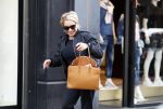 Amsterdam 25 april 2018
Connie Witteman in haar karretje op de pc hooftstraat