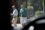 Hilversum 9 mei 2018
Emile Ratelband mag hier onder begeleiding zijn kinderen zien . Zijn ex Moon brengt de kinderen.