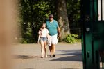 Hilversum 9 mei 2018
Emile Ratelband mag hier onder begeleiding zijn kinderen zien . Zijn ex Moon brengt de kinderen.