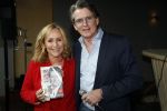 Amsterdam 25 april 2018
Boekpresentatie Erik de Zwart op het oude veronica schip. Erik rijkt het eerste boek uit aan Angela Groothuizen
