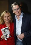 Amsterdam 25 april 2018
Boekpresentatie Erik de Zwart op het oude veronica schip. Erik rijkt het eerste boek uit aan Angela Groothuizen
