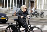 Amsterdam 23 april 2018
Eva Jinek ( zwanger ) gaat met de fiets sporten.