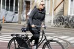 Amsterdam 23 april 2018
Eva Jinek ( zwanger ) gaat met de fiets sporten.