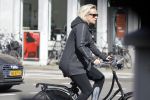 Amsterdam 23 april 2018
Eva Jinek ( zwanger ) gaat met de fiets sporten.