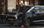 Amsterdam 23 april 2018
Eva Jinek ( zwanger ) gaat met de fiets sporten.