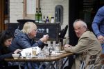 Amsterdam 23 april 2018
Frans Weisglas met zijn vrouw op de beethovenstraat.