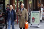 Amsterdam 23 april 2018
Frans Weisglas met zijn vrouw op de beethovenstraat.