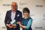 Amsterdam 18 april 2018
 Koning Willem-Alexander en koningin Maxima wonen de premiere bij van Gurre-Lieder in de Nationale Opera & Ballet in de stopera. Freek de Jonge met zijn vrouw Hella Asser