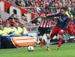 Eindhoven, 15 April 2018
PSV-AJAX, eindstand 3-0 en Landskampioen Seizoen 2017-2018
Gaston Pereiro in duel met Max Wober