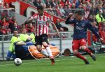 Eindhoven, 15 April 2018
PSV-AJAX, eindstand 3-0 en Landskampioen Seizoen 2017-2018
Gaston Pereiro in duel met Max Wober