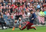 Eindhoven, 15 April 2018
PSV-AJAX, eindstand 3-0 en Landskampioen Seizoen 2017-2018
Gaston Pereiro in duel met Max Wober