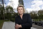 Amsterdam 25 september 2018
Presentatie lâ€™Homo van het blad Linda in Hotel Arena. Linda de Mol reikt het eerste exemplaar uit aan Erwin Olaf Hans v Manen en Hans Klok .
