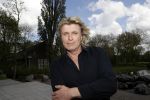 Amsterdam 25 september 2018
Presentatie lâ€™Homo van het blad Linda in Hotel Arena. Linda de Mol reikt het eerste exemplaar uit aan Erwin Olaf Hans v Manen en Hans Klok .