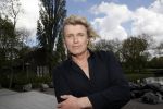 Amsterdam 25 september 2018
Presentatie lâ€™Homo van het blad Linda in Hotel Arena. Linda de Mol reikt het eerste exemplaar uit aan Erwin Olaf Hans v Manen en Hans Klok .