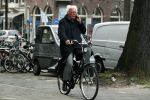 Amsterdam 10 april 2018
Henk Spaan bellend op de fiets in Amsterdam