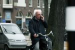 Amsterdam 10 april 2018
Henk Spaan bellend op de fiets in Amsterdam