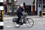 Amsterdam 10 april 2018
Henk Spaan bellend op de fiets in Amsterdam