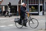 Amsterdam 10 april 2018
Henk Spaan bellend op de fiets in Amsterdam