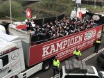 Eindhoven, 16 April 2018
PSV-AJAX, eindstand 3-0 en Landskampioen Seizoen 2017-2018
Huldiging op het gemeentehuis Eindhoven