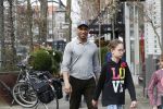 Amsterdam 10 april 2018
Humberto Tan met een aantal kinderen die een fotocursus krijgen.