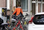 Amsterdam 14 april 2018 
Isa Hoes en haar dochter Vlinder eten ijsje