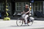 Amsterdam 11 mei 2018 
Ivo Niehe op zijn (dames)fiets