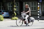 Amsterdam 11 mei 2018 
Ivo Niehe op zijn (dames)fiets