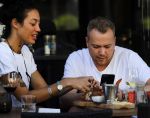 Amsterdam 18 april 2018
Jamai Looman met een vriendin op terras bij v Dam