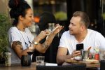 Amsterdam 18 april 2018
Jamai Looman met een vriendin op terras bij v Dam